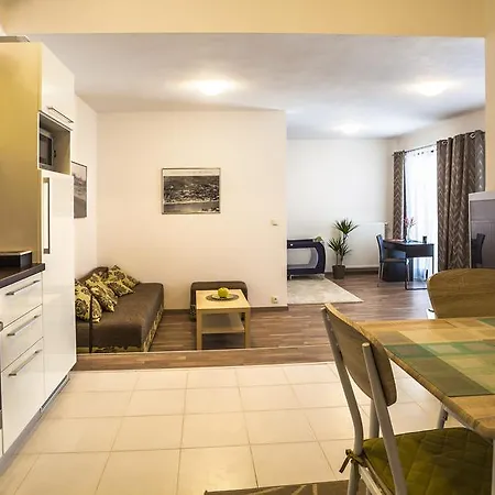 Apartamento In Bastova